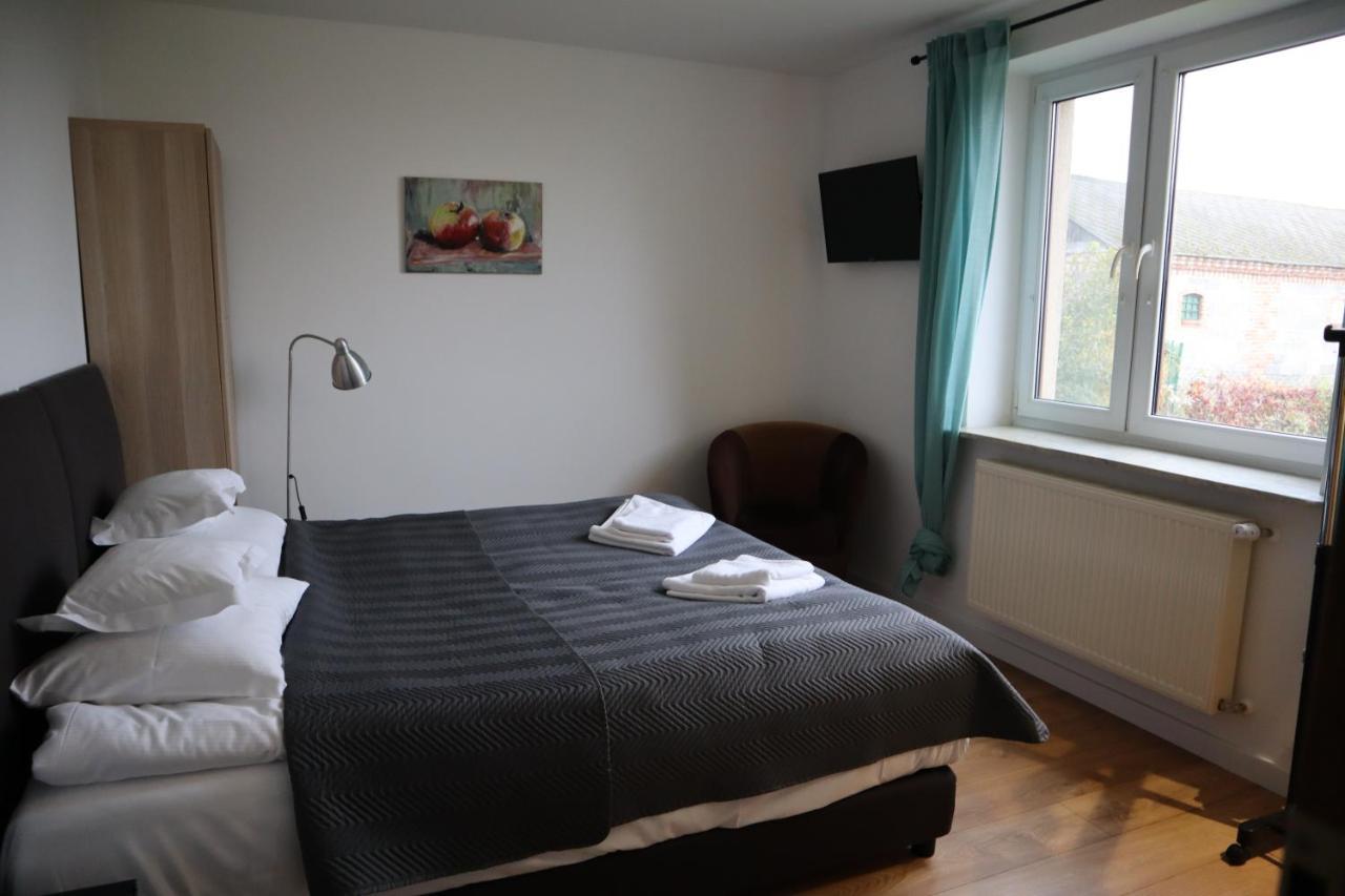 Fratole Villa Nielisz Exterior photo